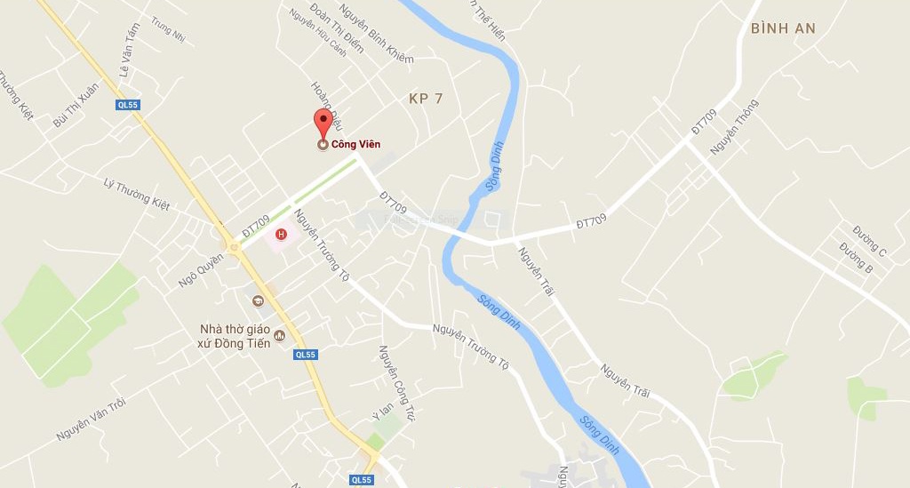 be trai 6 tuoi chet duoi giua ho nuoc trong cong vien anh 2