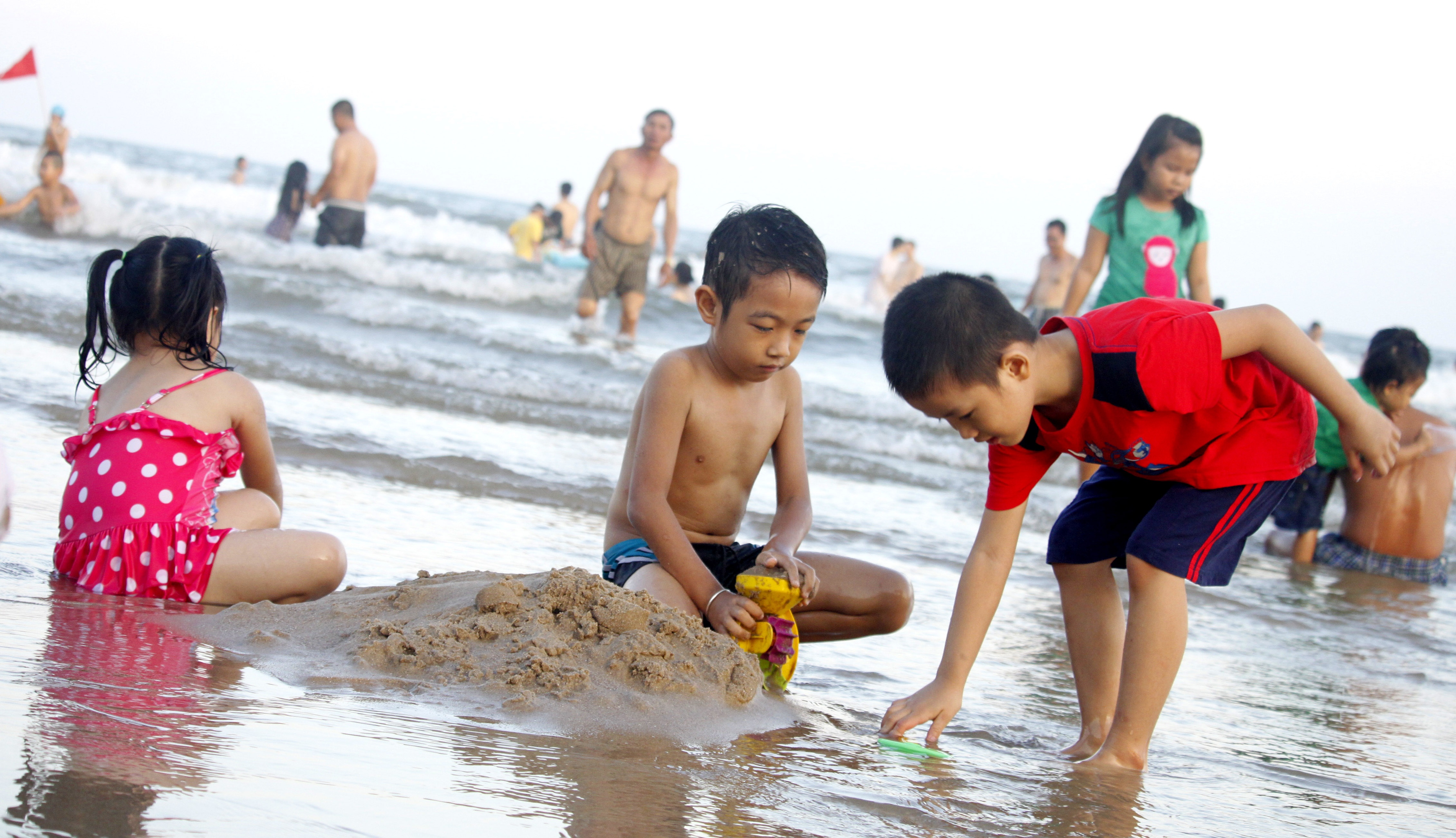 Hon 40.000 du khach den Binh Thuan trong ky nghi le 2/9 hinh anh