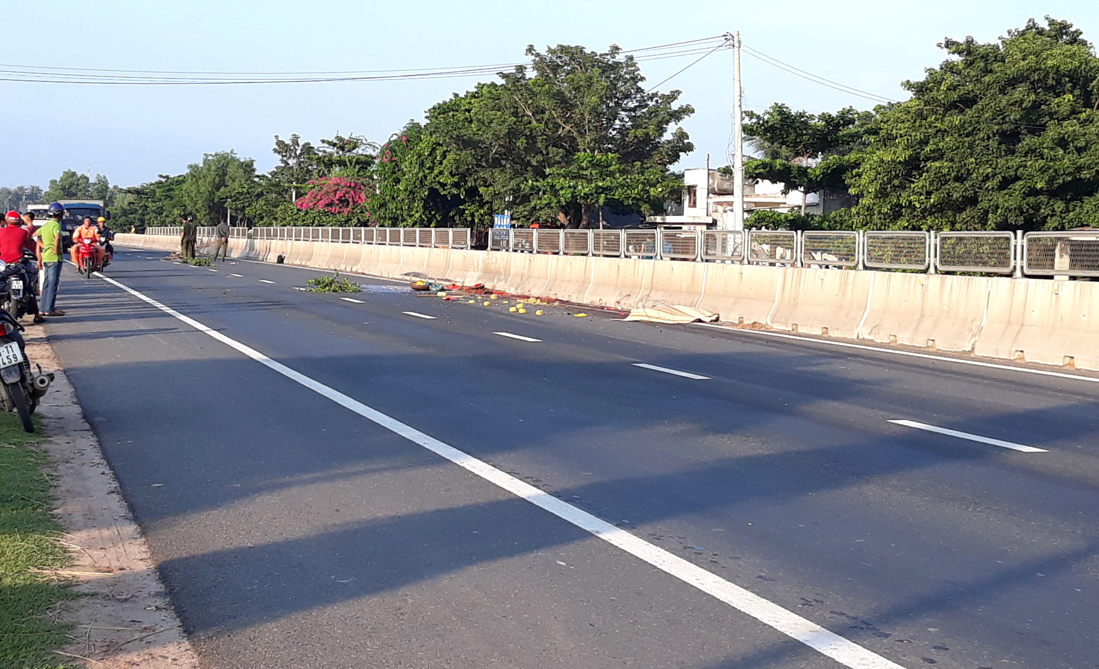 xe gay tai nan bo tron anh 1