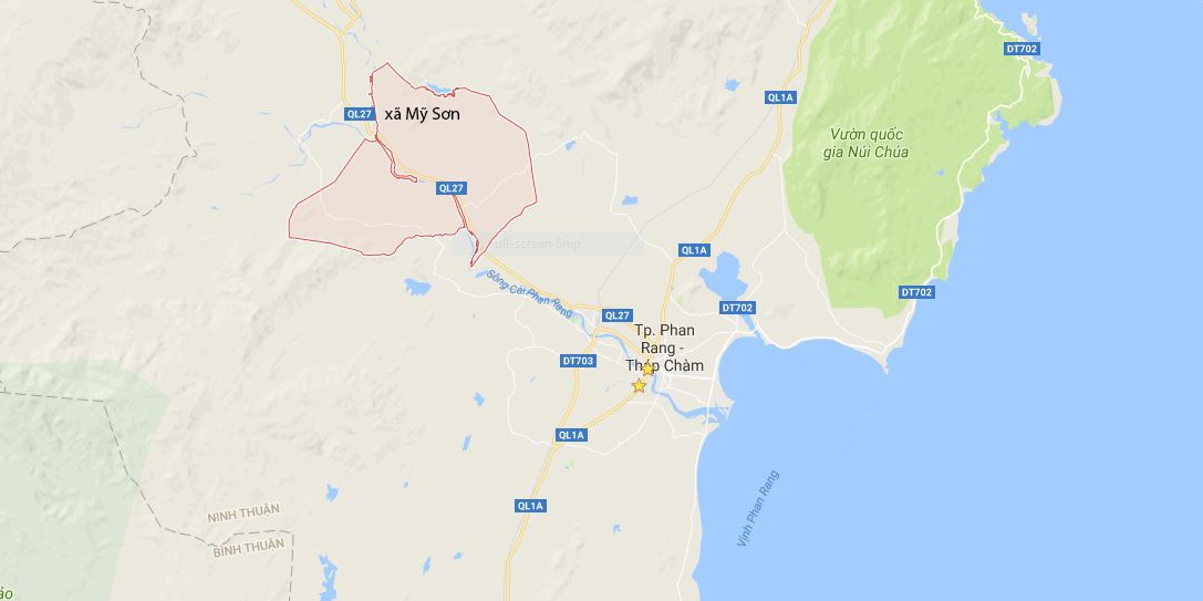 ngoi xe bo qua song bi nuoc cuon troi anh 2