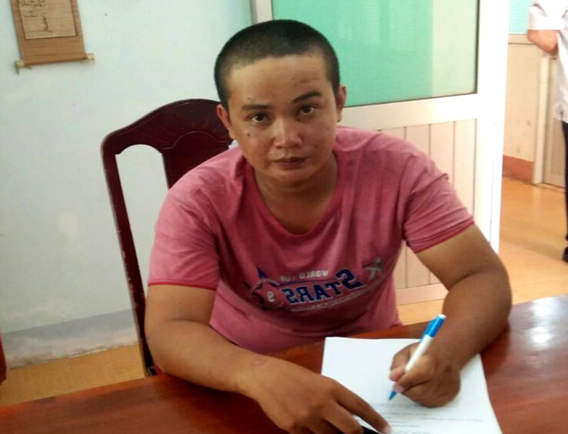Thanh nien 22 tuoi 'chom' xe tai cho bo trom di ban hinh anh