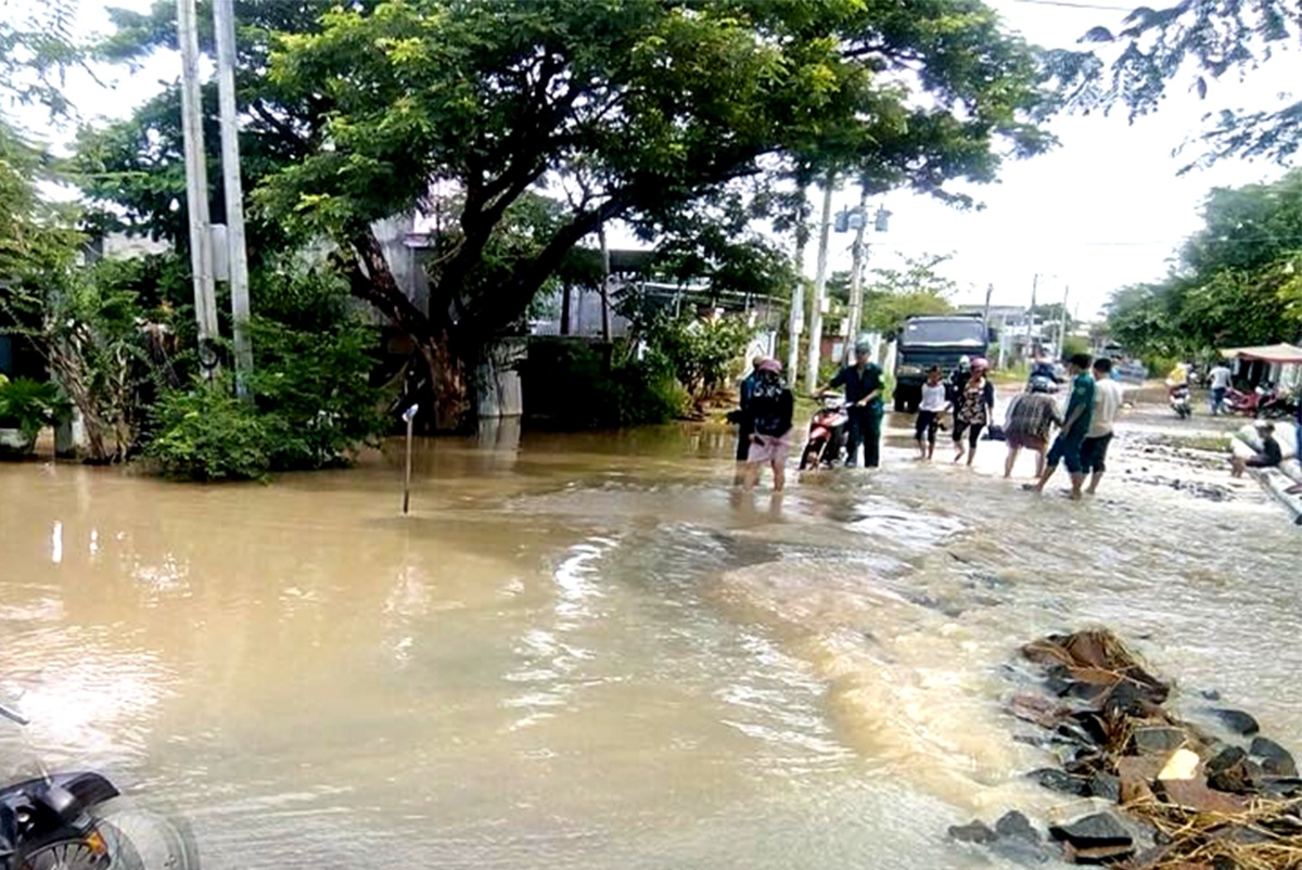 cấm lưu thông quốc lộ 28B do sạt lở ảnh 2 cam luu thong quoc lo 28B do sat lo anh 2