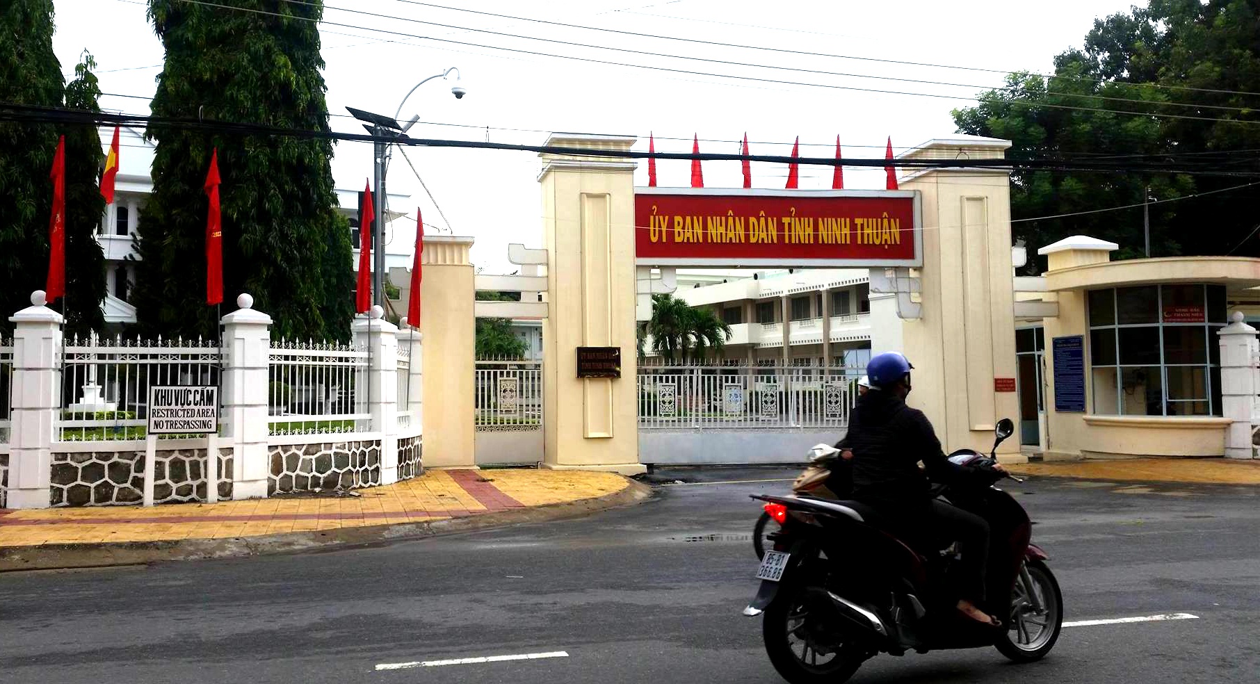 Ninh Thuan bo nhiem 53 can bo lanh dao khong du tieu chuan hinh anh