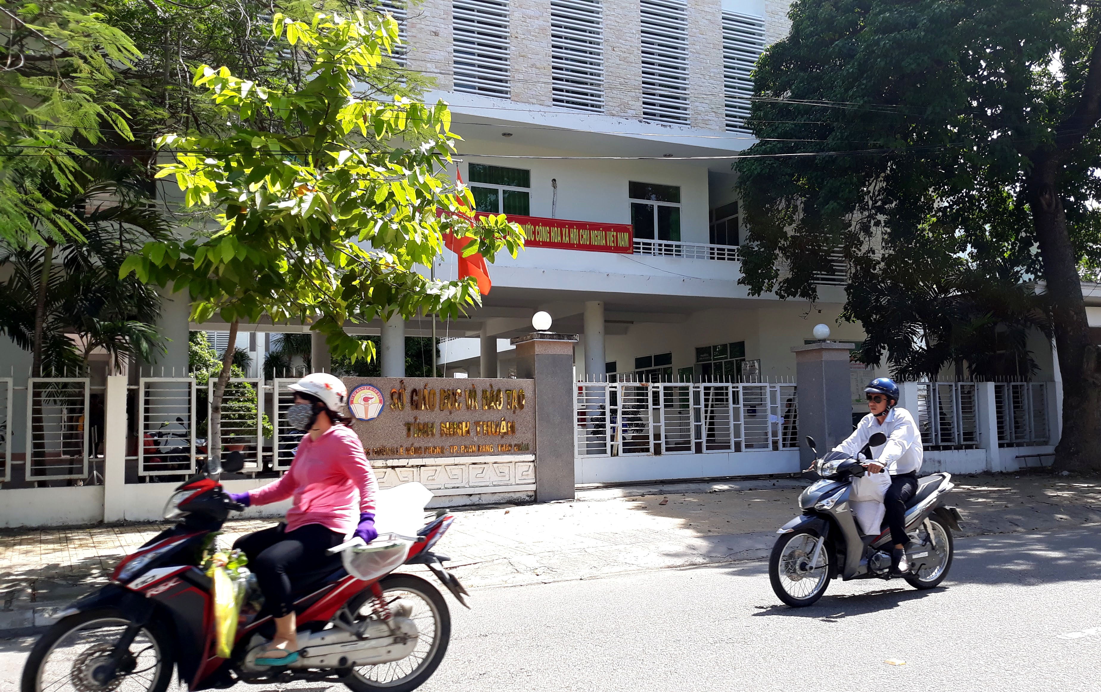 giáo viên bị truy thu thuế thu nhập ảnh 1 giao vien bi truy thu thue thu nhap anh 1