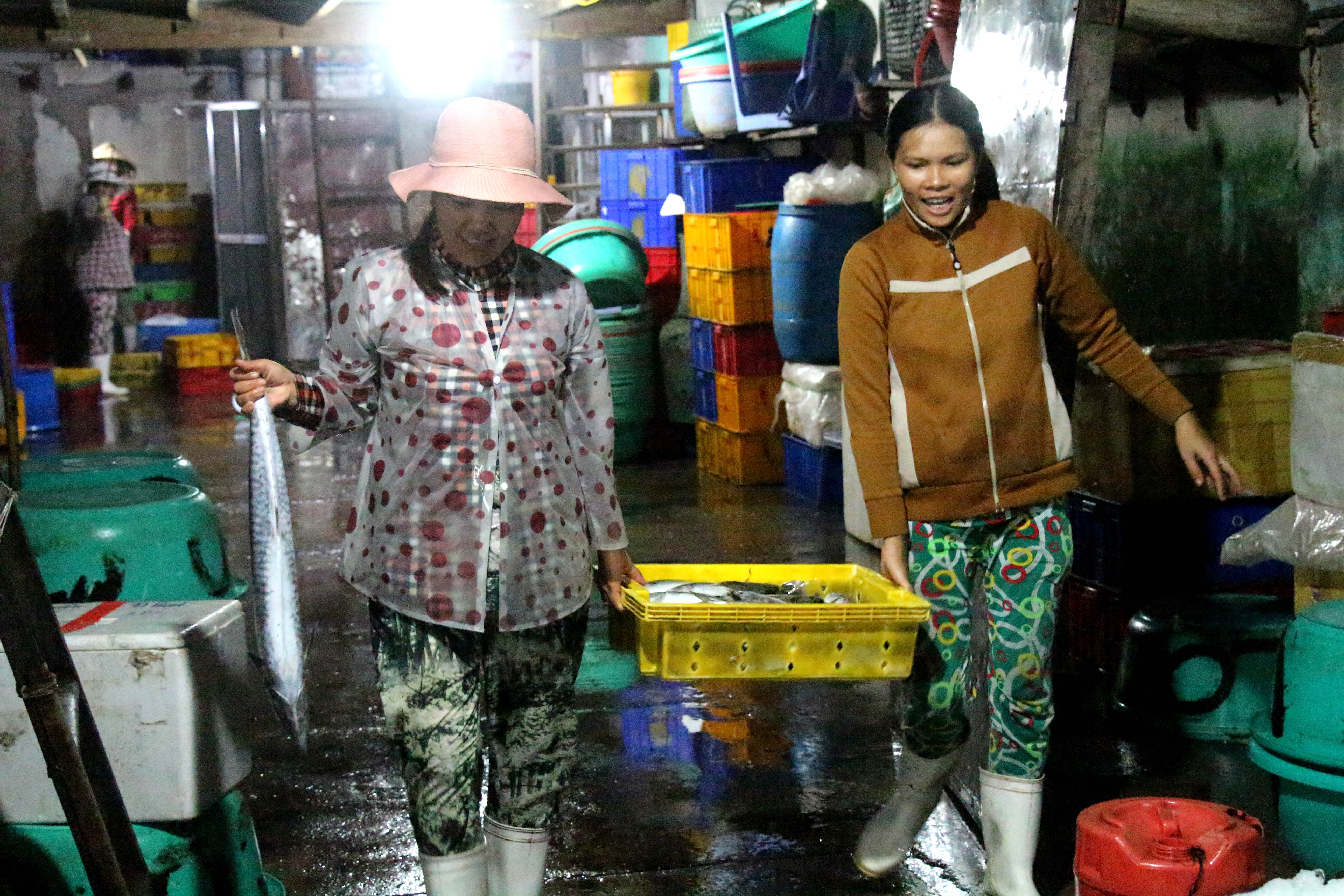 chuyến hàng cuối cùng trước bão số 14 ảnh 9 chuyen hang cuoi cung truoc bao so 14 anh 9