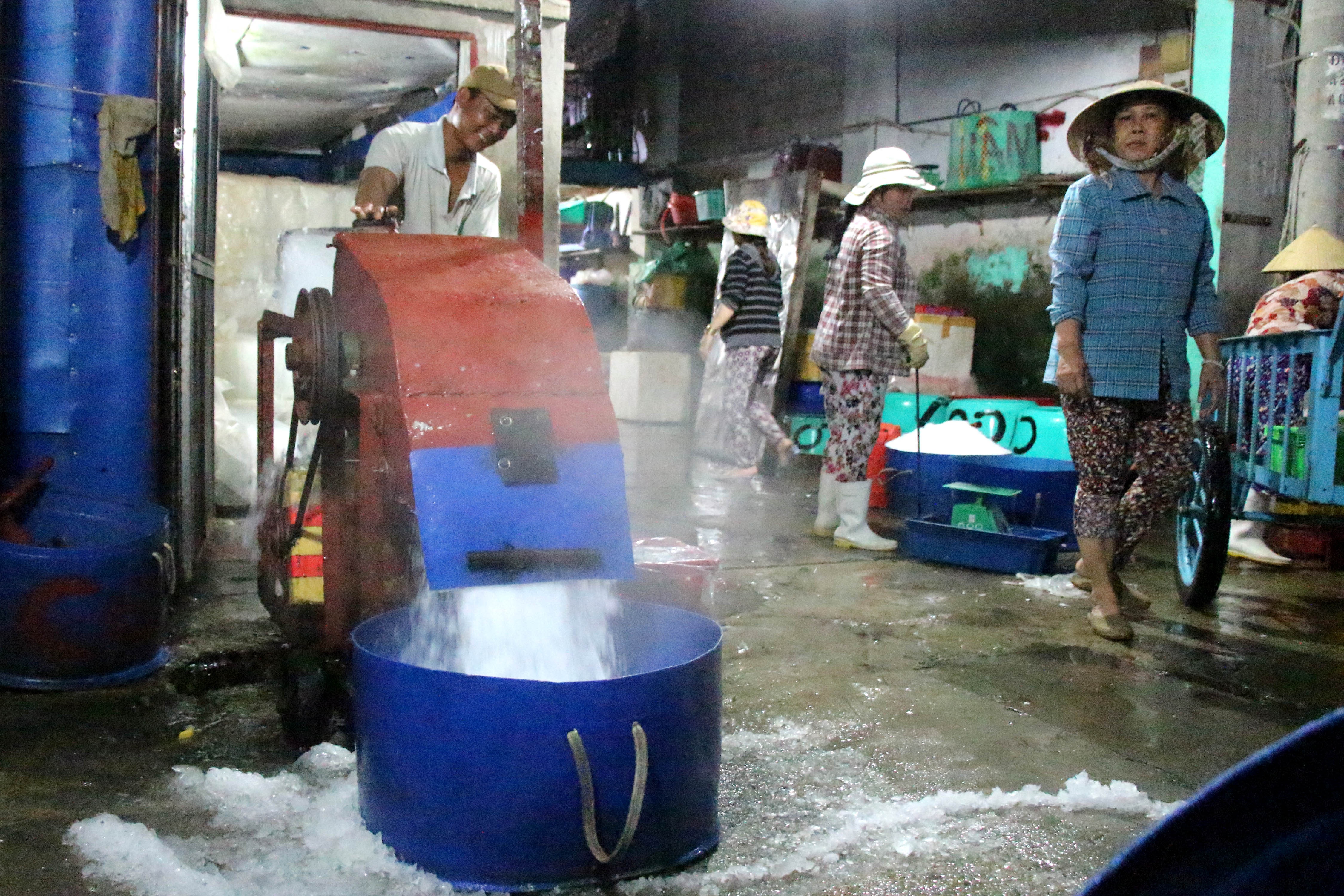 chuyến hàng cuối cùng trước bão số 14 ảnh 10 chuyen hang cuoi cung truoc bao so 14 anh 10