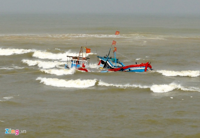 tàu chìm 2 người chết 4 người mất tích ảnh 1 tau chim 2 nguoi chet 4 nguoi mat tich anh 1