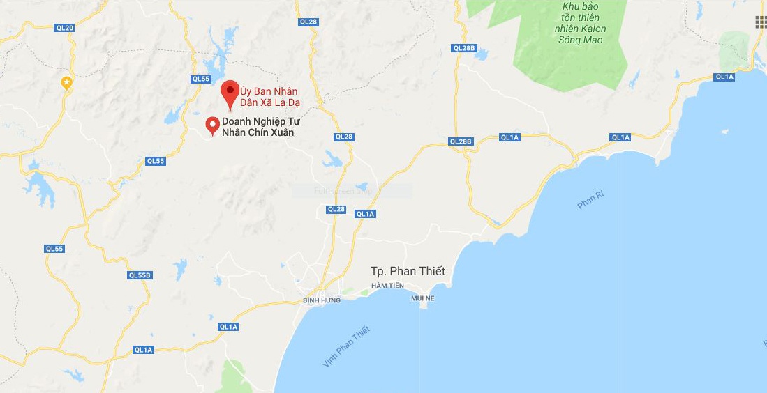 khoi to chu tich xa de trao may nong cu anh 2