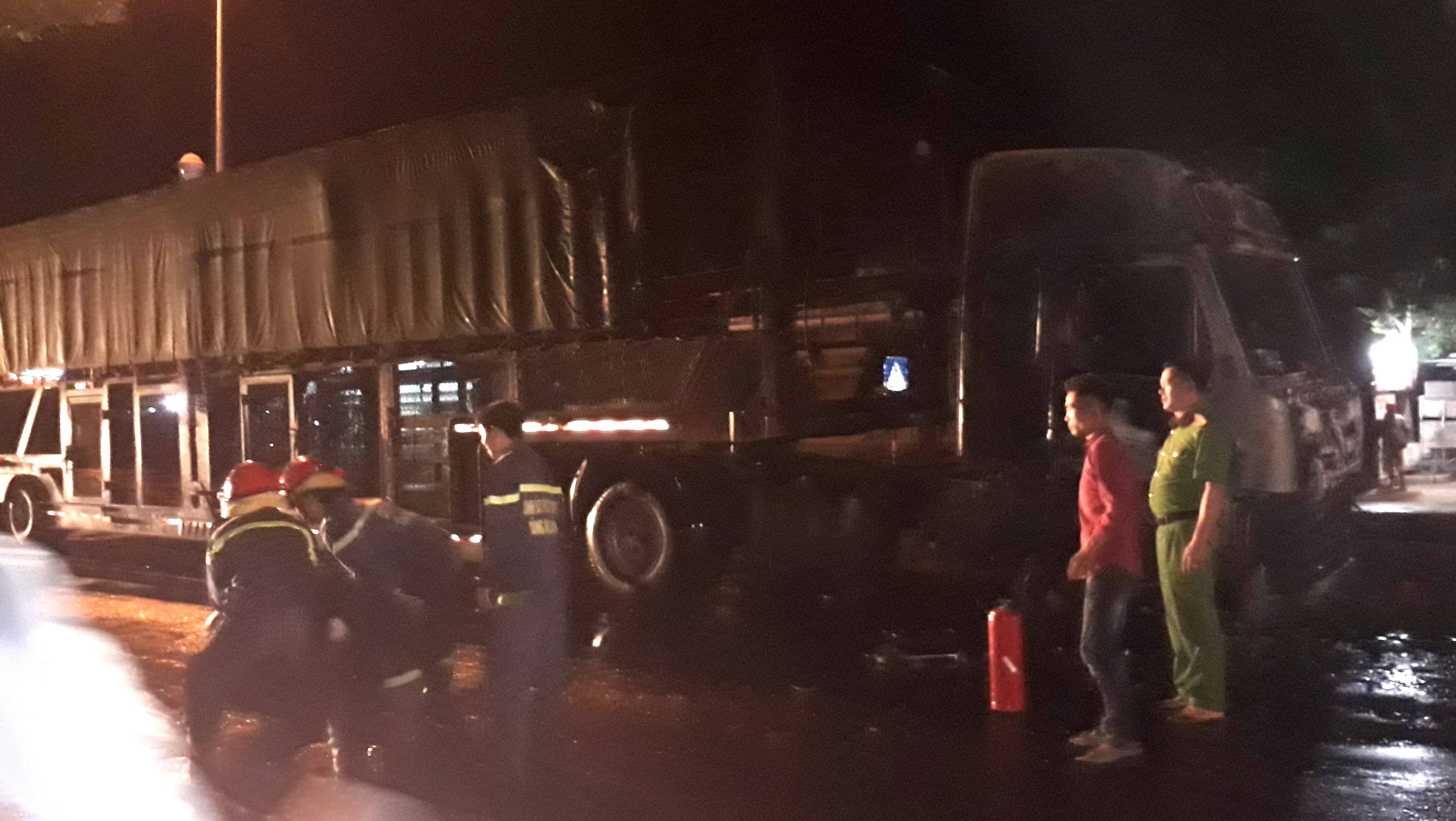 xe dau keo chay khi dang chay anh 2