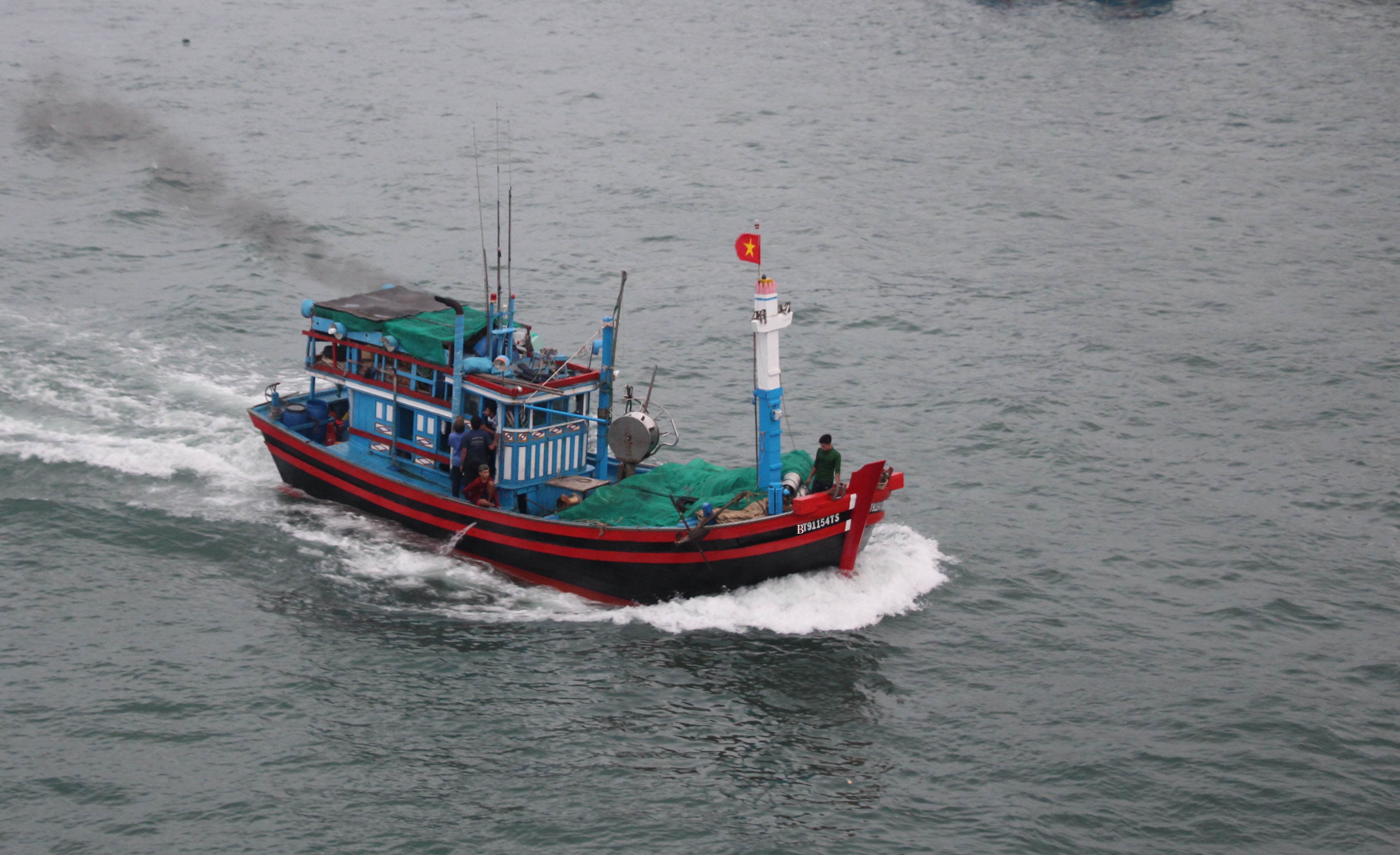 ngu dan bi nuoc ngoai bat giu anh 2