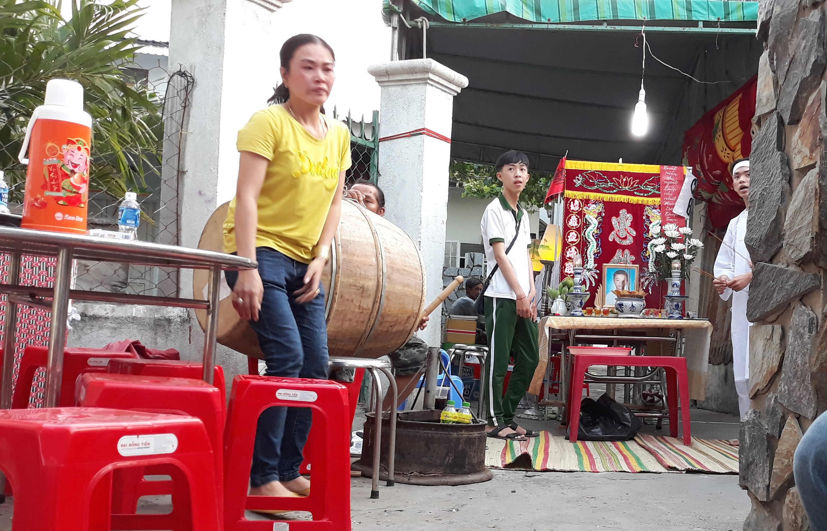 Hoc sinh lop 6 tu vong duoi song de lai thu tuyet menh han ban hinh anh