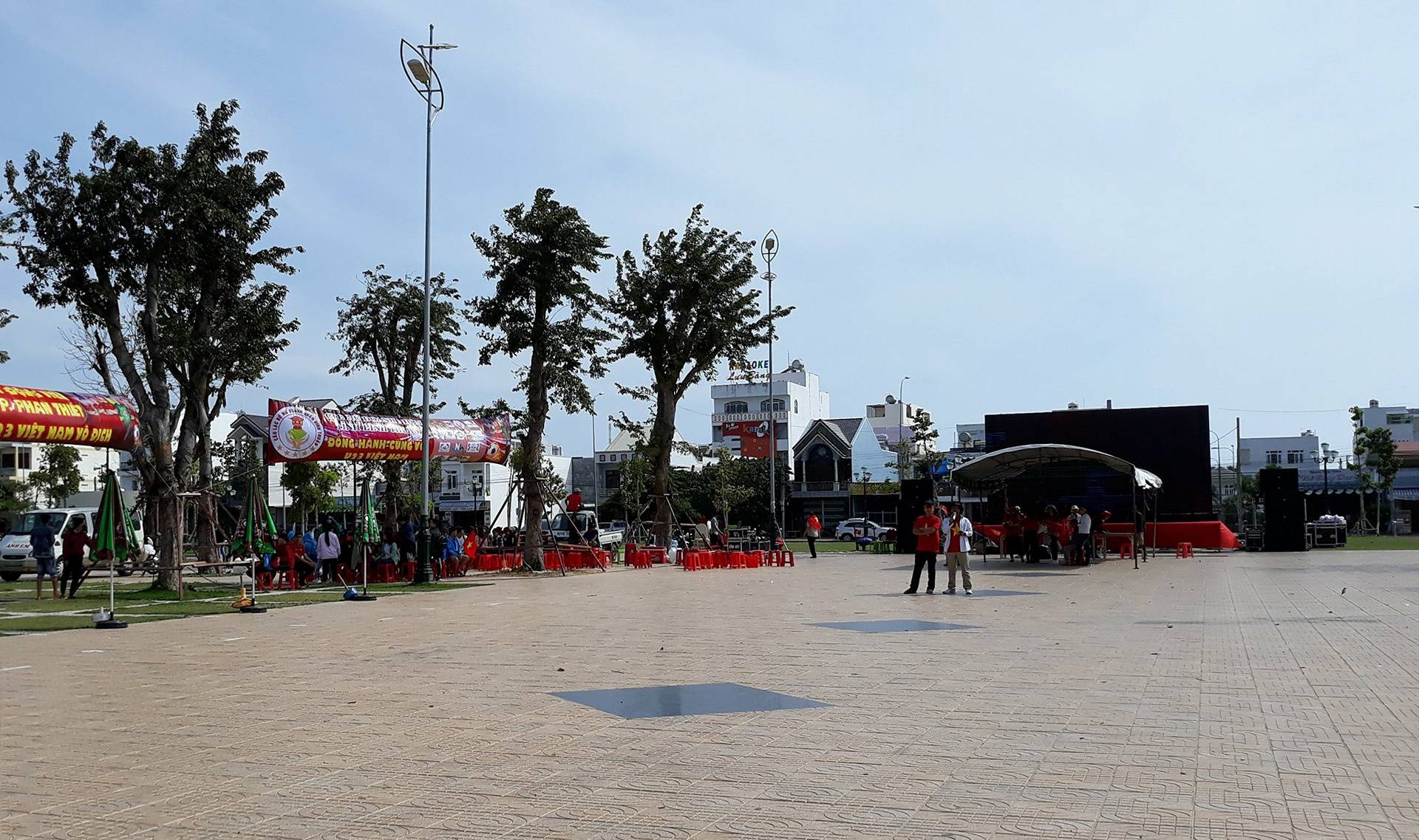 Tam giu nghi can danh chet nguoi vi gianh khach trong cong vien hinh anh