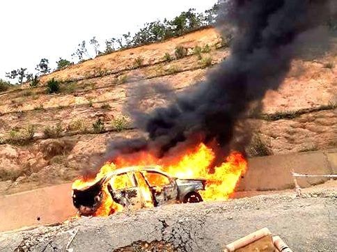 Xe 4 cho chay tro khung nghi do duong deo Dai Ninh qua xau hinh anh