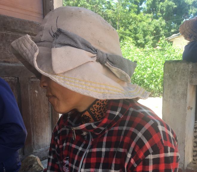 Nguoi me ke luc sinh con va dem chon song hinh anh