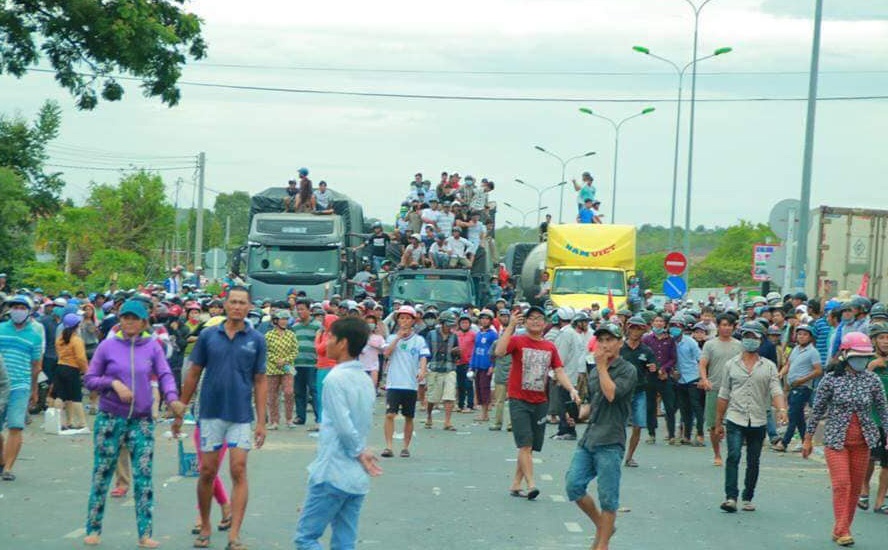 Giao thong qua Binh Thuan thong suot sau nhieu gio bi chan hinh anh