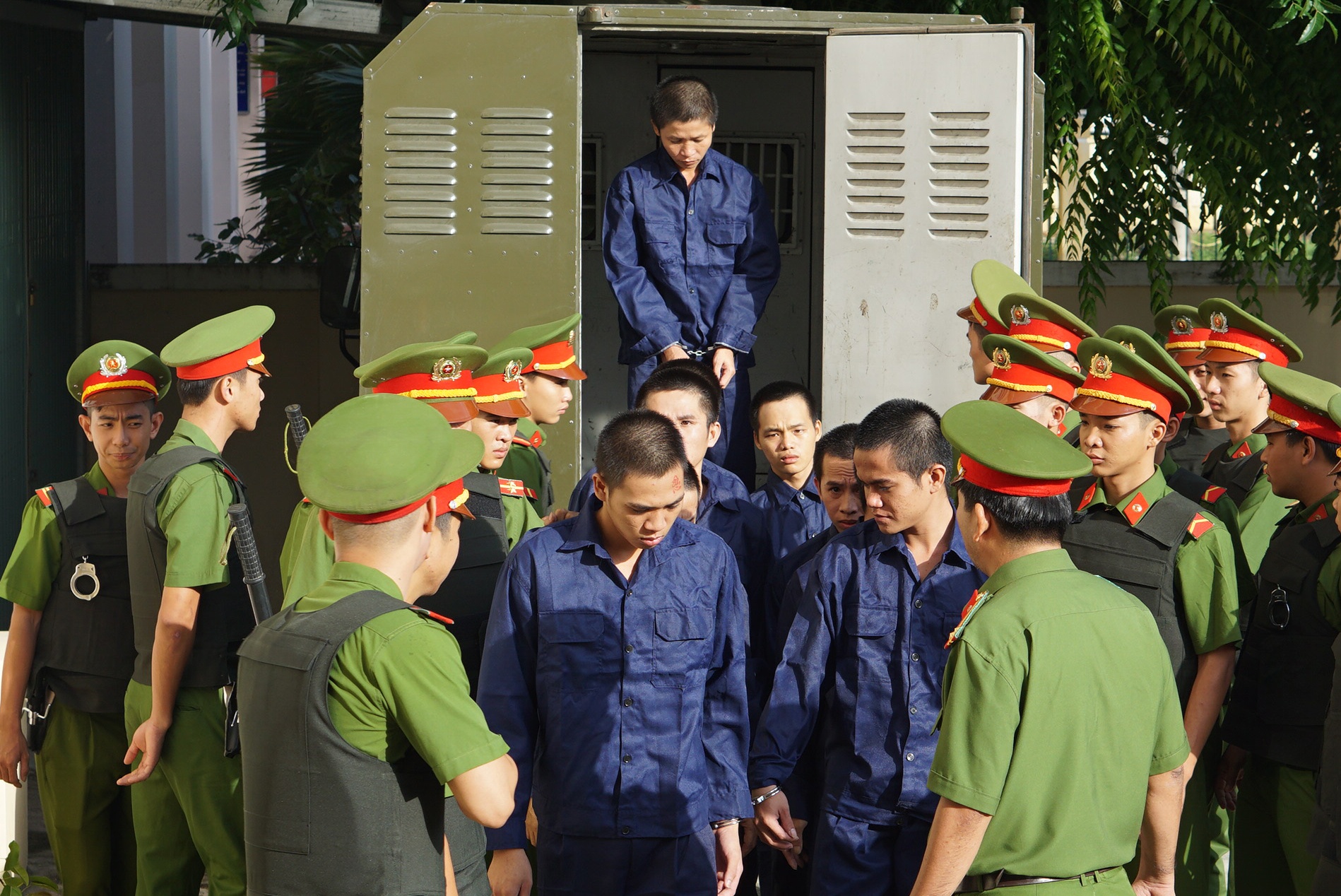 tuyen phat 27 nam tu gay roi o tuy phong anh 1