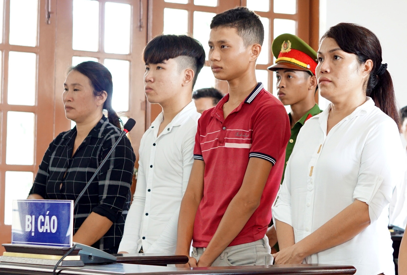 Hai bi cao gay roi o Ninh Thuan duoc huong an treo hinh anh