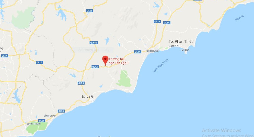 Thieu nien 14 tuoi treo co trong truong anh 2