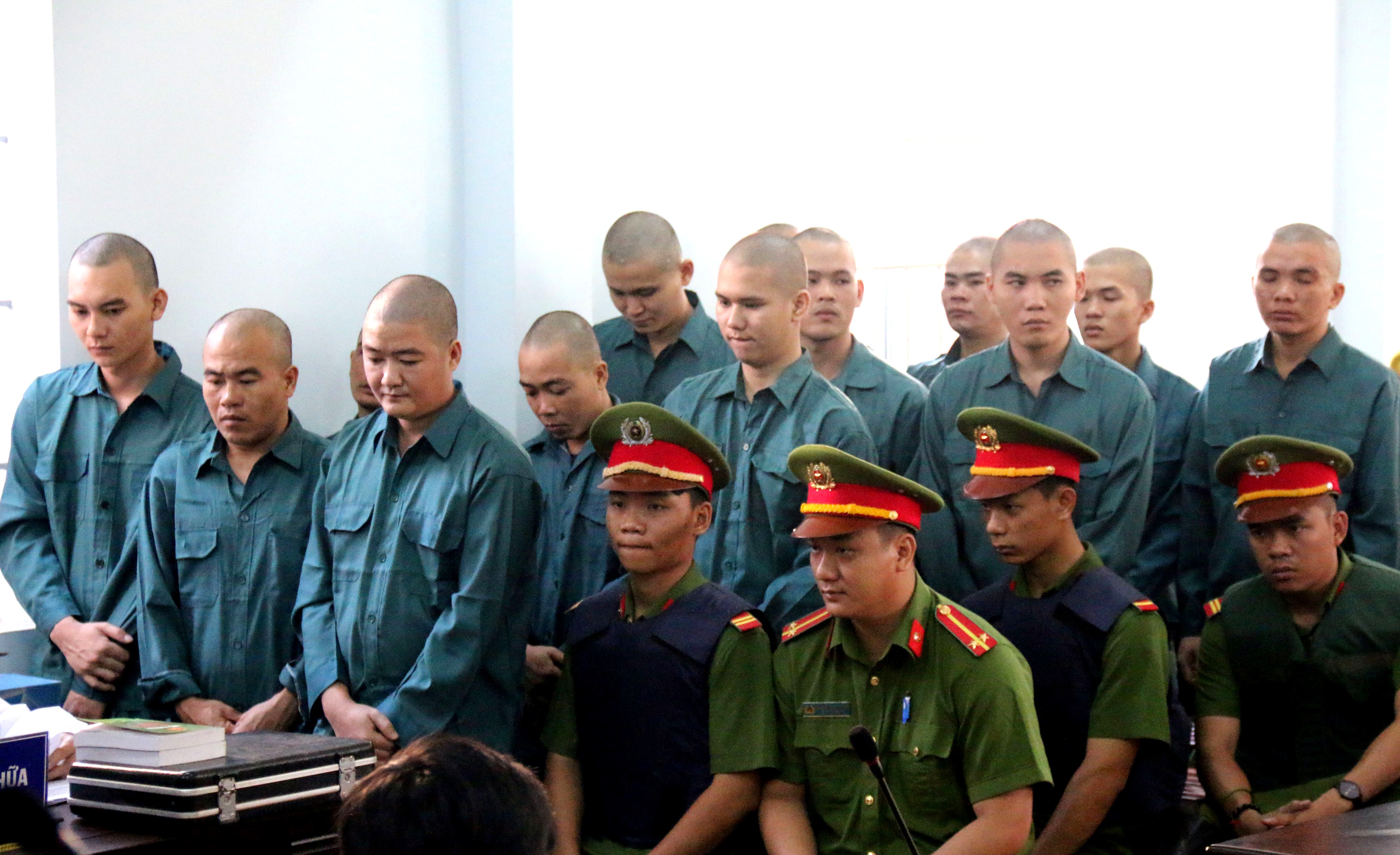 30 bị cáo gây rối ở bình thuận lãnh án ảnh 1 30 bi cao gay roi o binh thuan lanh an anh 1