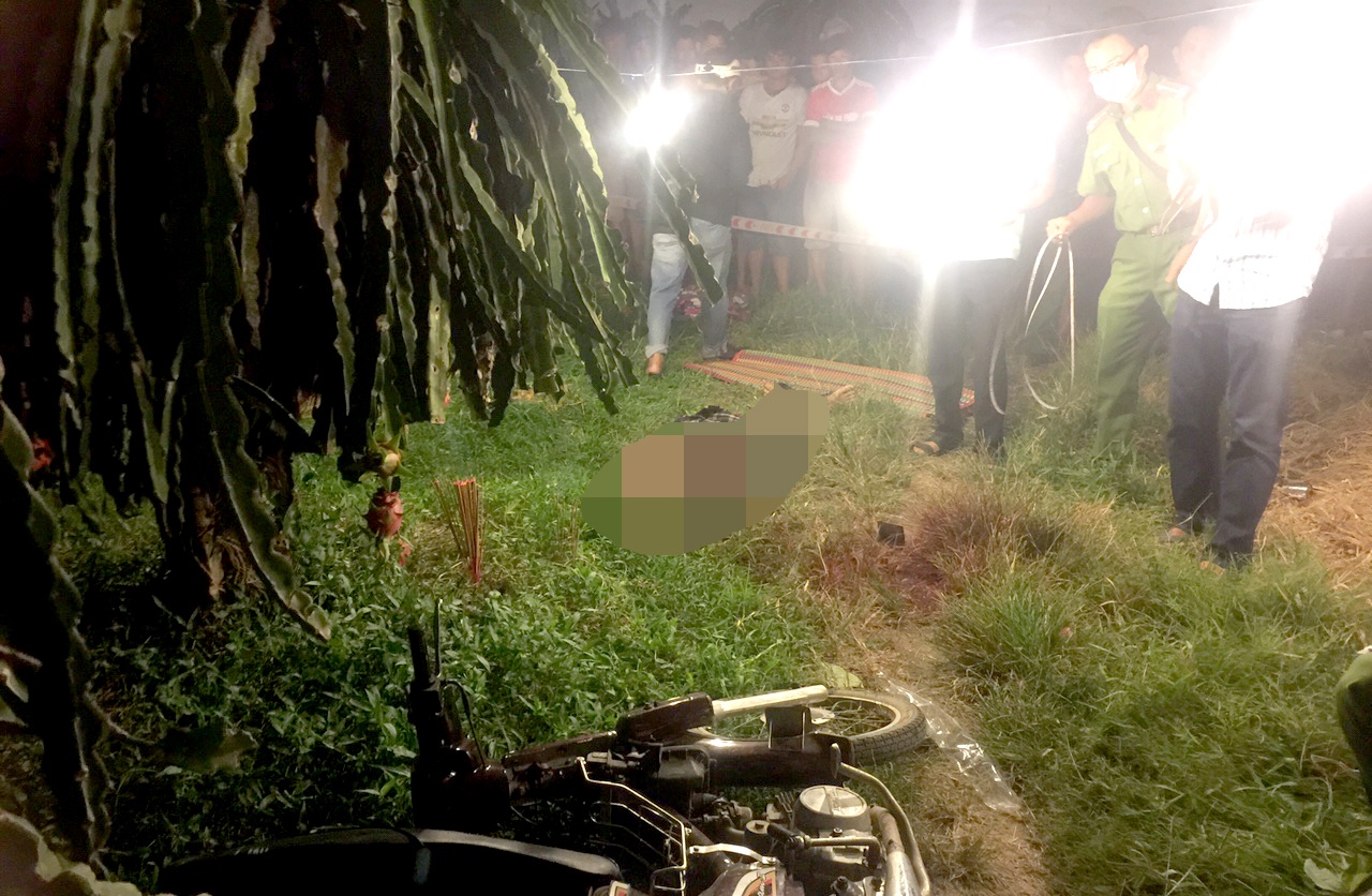 Nghi can 53 tuoi chan duong chem chet ban nhau hinh anh