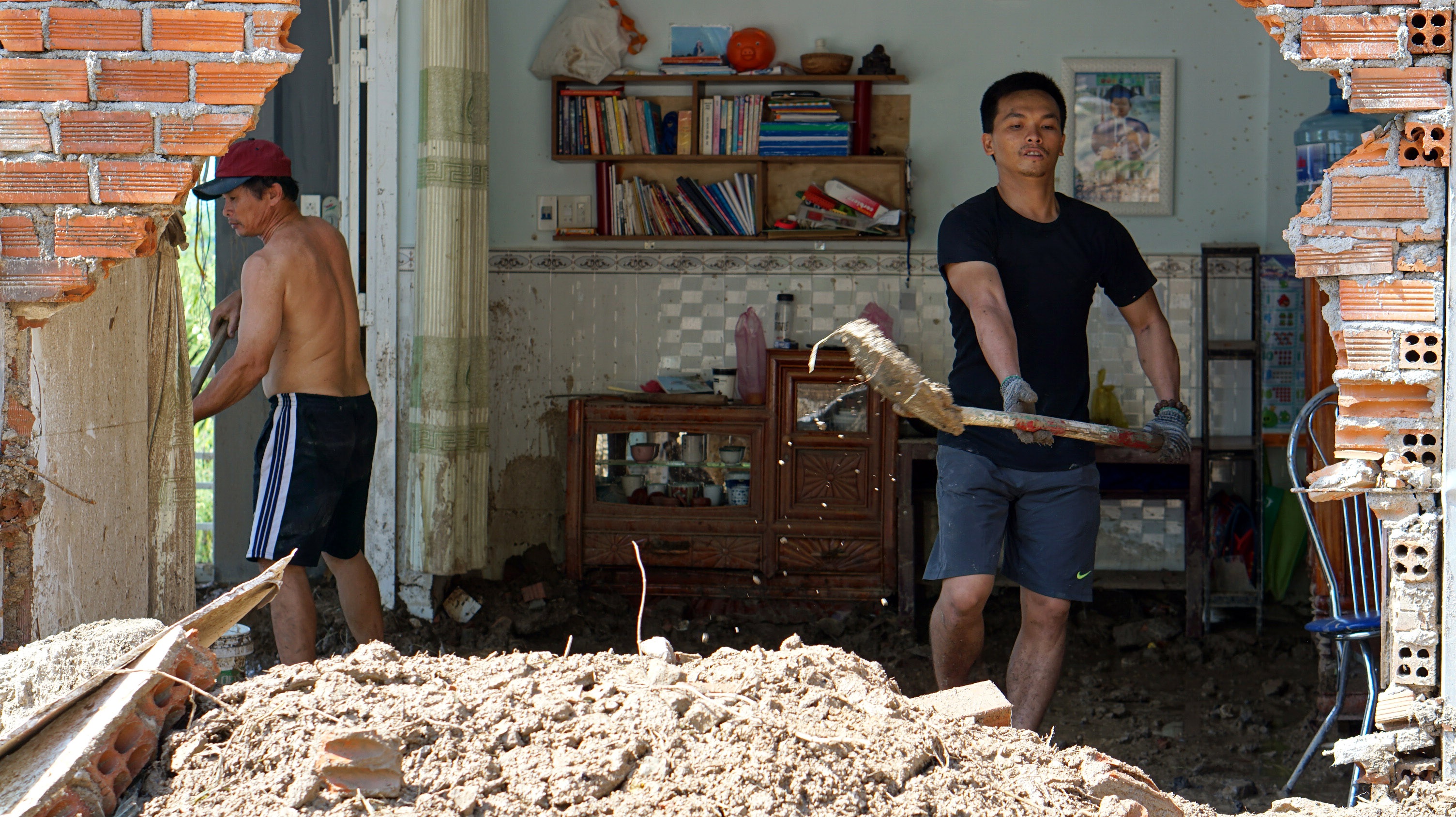 Tim tai san o dong hoang tan sau vu vo ho lam 4 nguoi chet o Nha Trang hinh anh