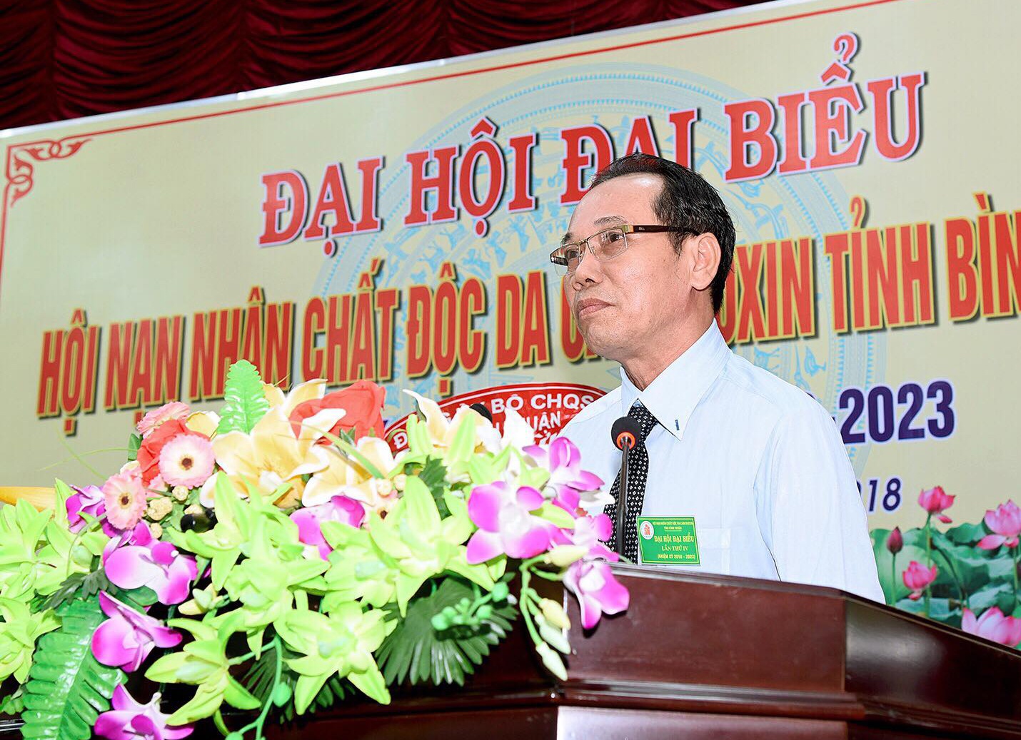 Pho chu tich tinh Binh Thuan bi dot quy khi dang hop hinh anh