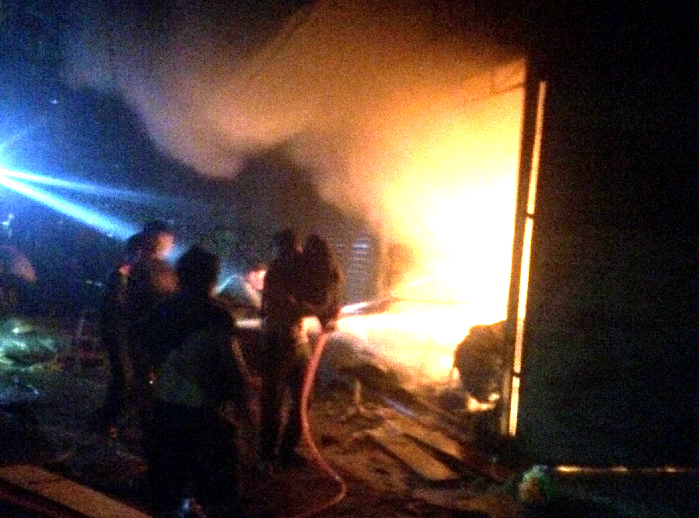 Lua boc cao lan rong trong cho xa o Ninh Thuan hinh anh