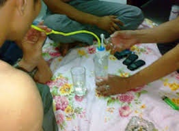 Lam ro thong tin dai uy cong an bi bat qua tang su dung ma tuy hinh anh