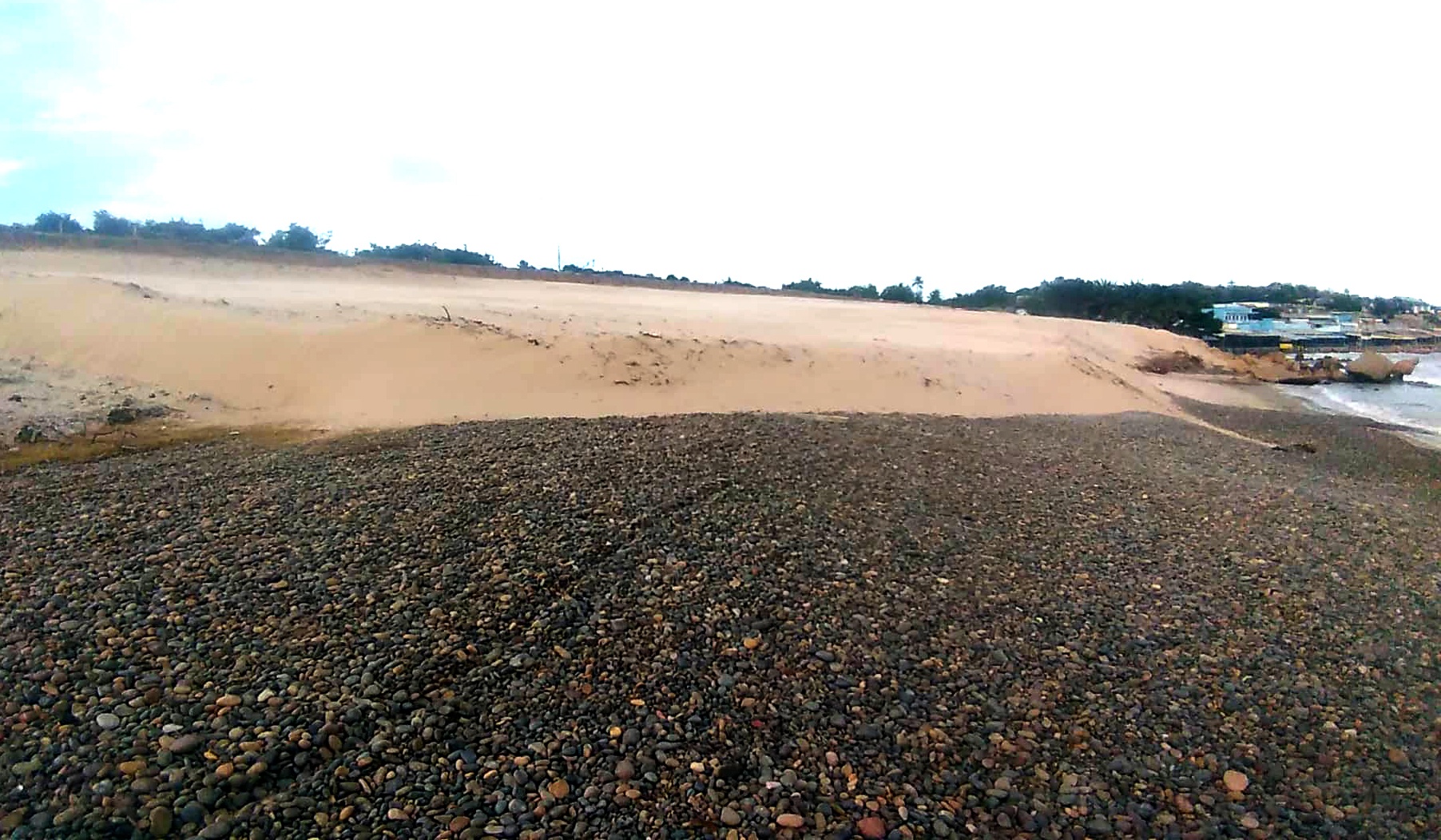 Bai da bay mau o Binh Thuan bi xam hai nghiem trong hinh anh
