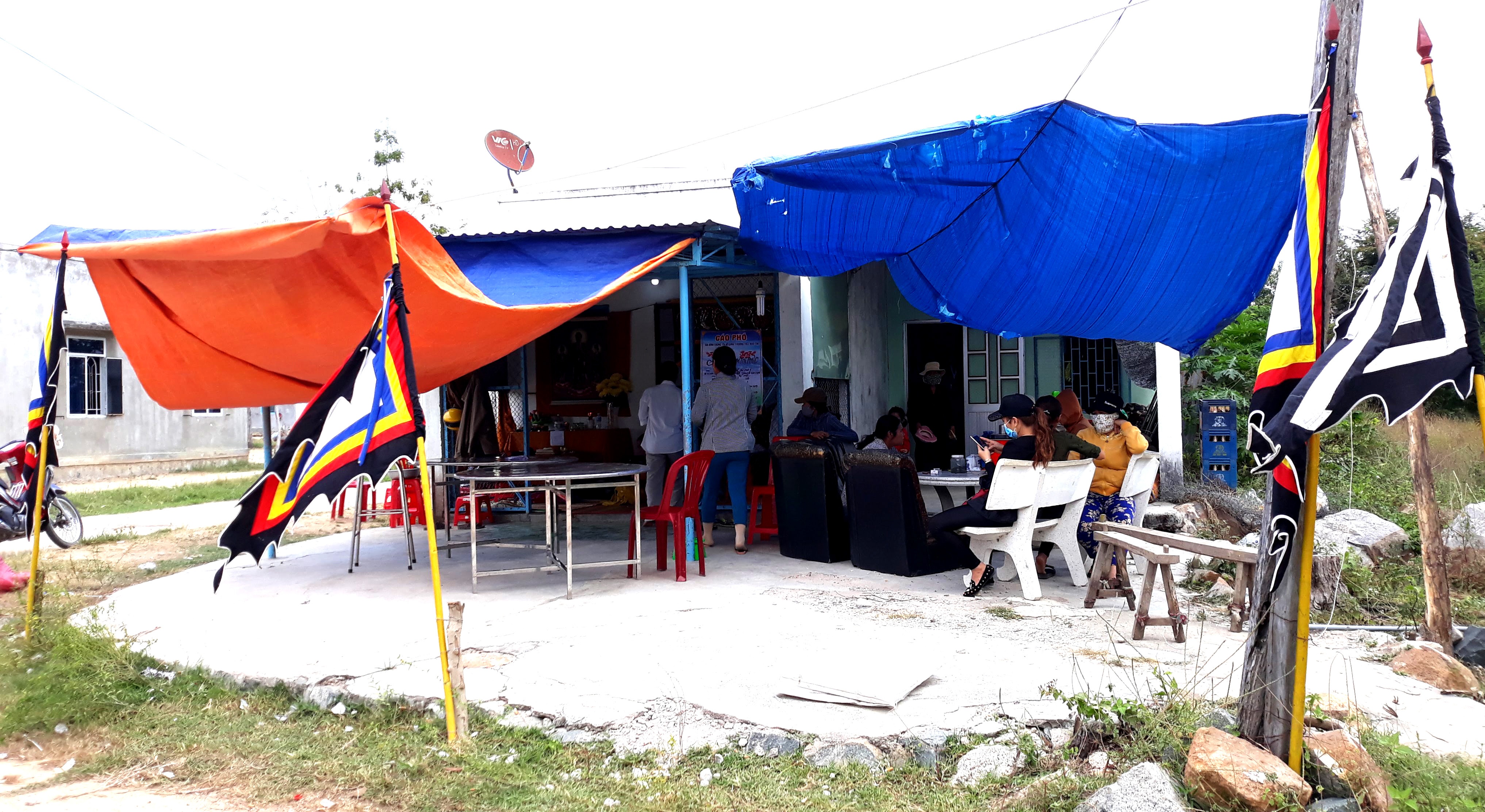 nghi can gọi điện yêu cầu mua hòm ảnh 2 nghi can goi dien yeu cau mua hom anh 2