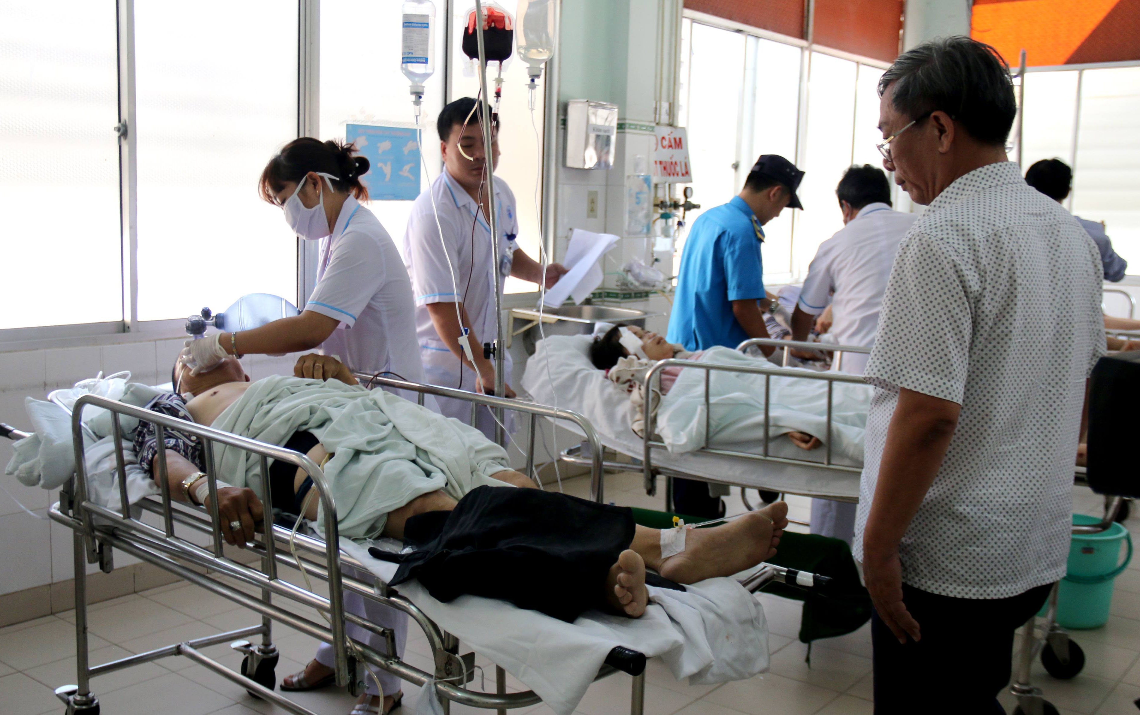 xe khách chở du khách hàm quốc lao xuống vực ảnh 1 xe khach cho du khach ham quoc lao xuong vuc anh 1