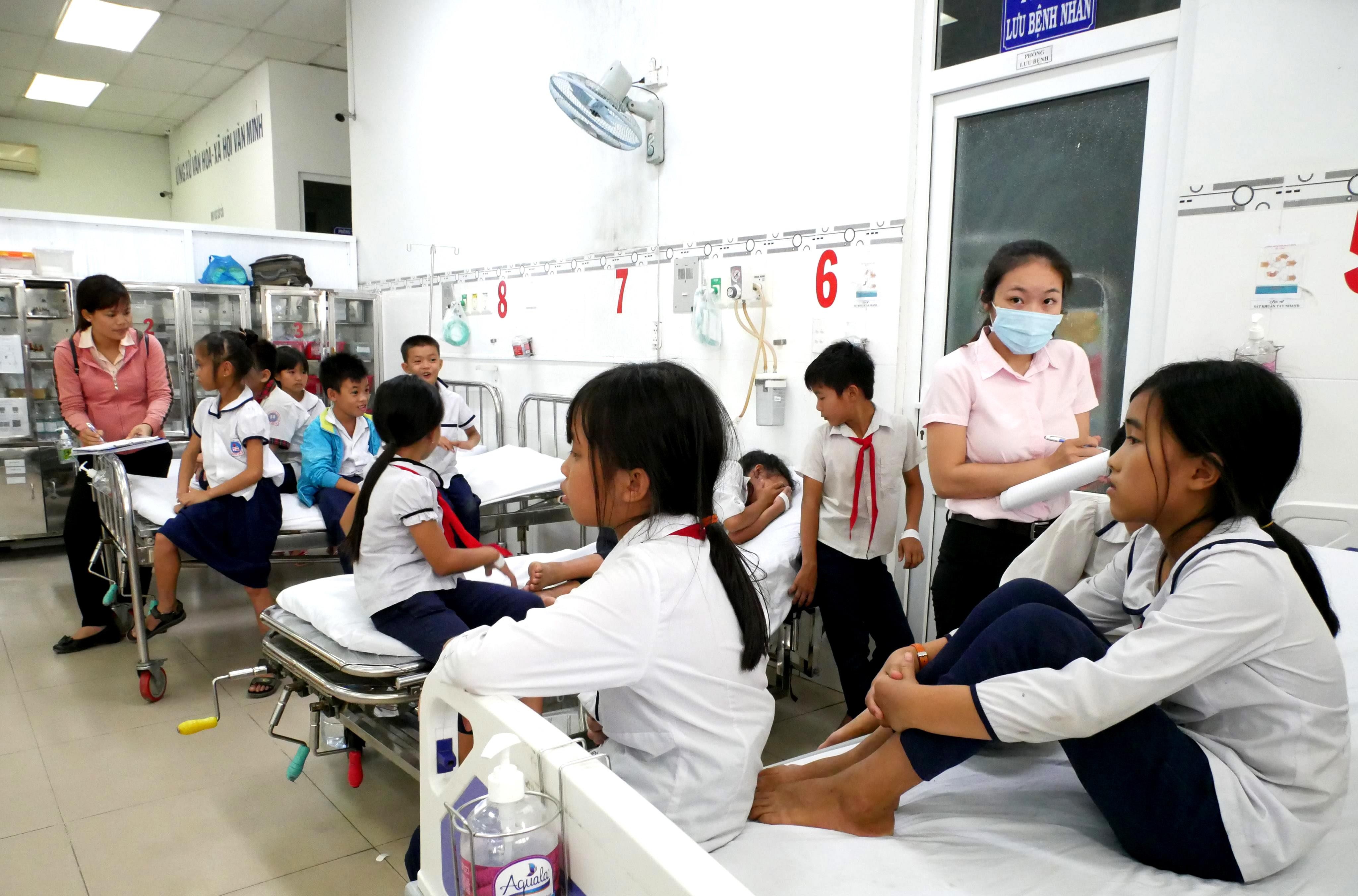 30 em hoc sinh ngo doc sua anh 1