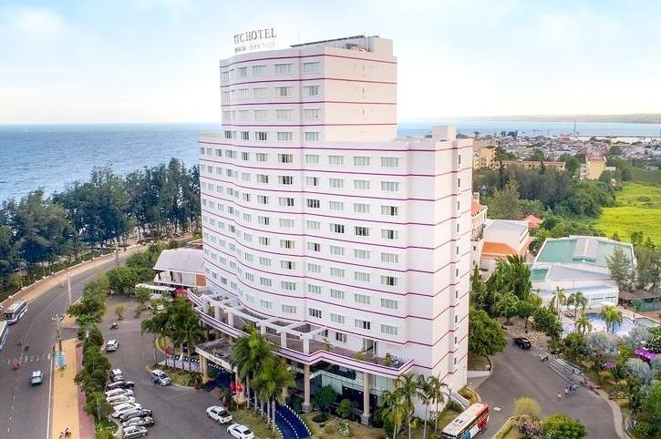 Khach san 4 sao bi phat gan 400 trieu vi xa thai ra moi truong hinh anh