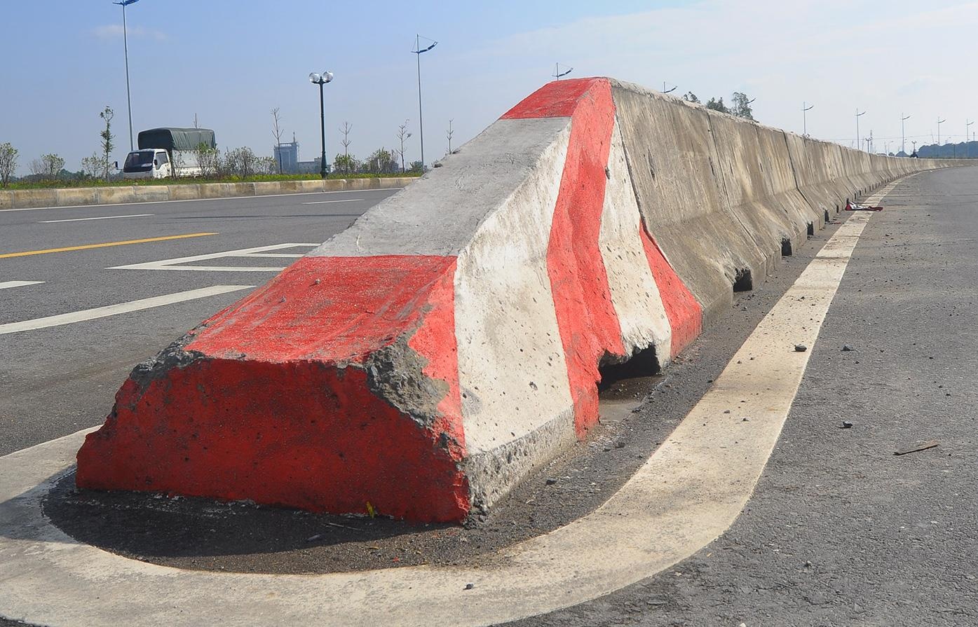 Doi nam nu 9X thiet mang sau khi tong dai phan cach hinh anh