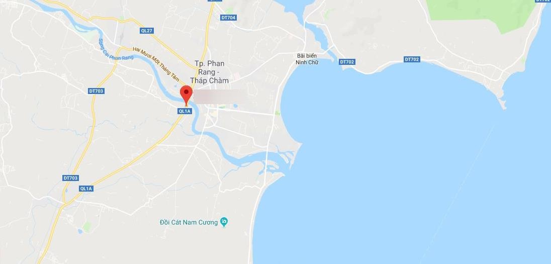 xe tai lao vao 2 xe may dang cho sang duong anh 2