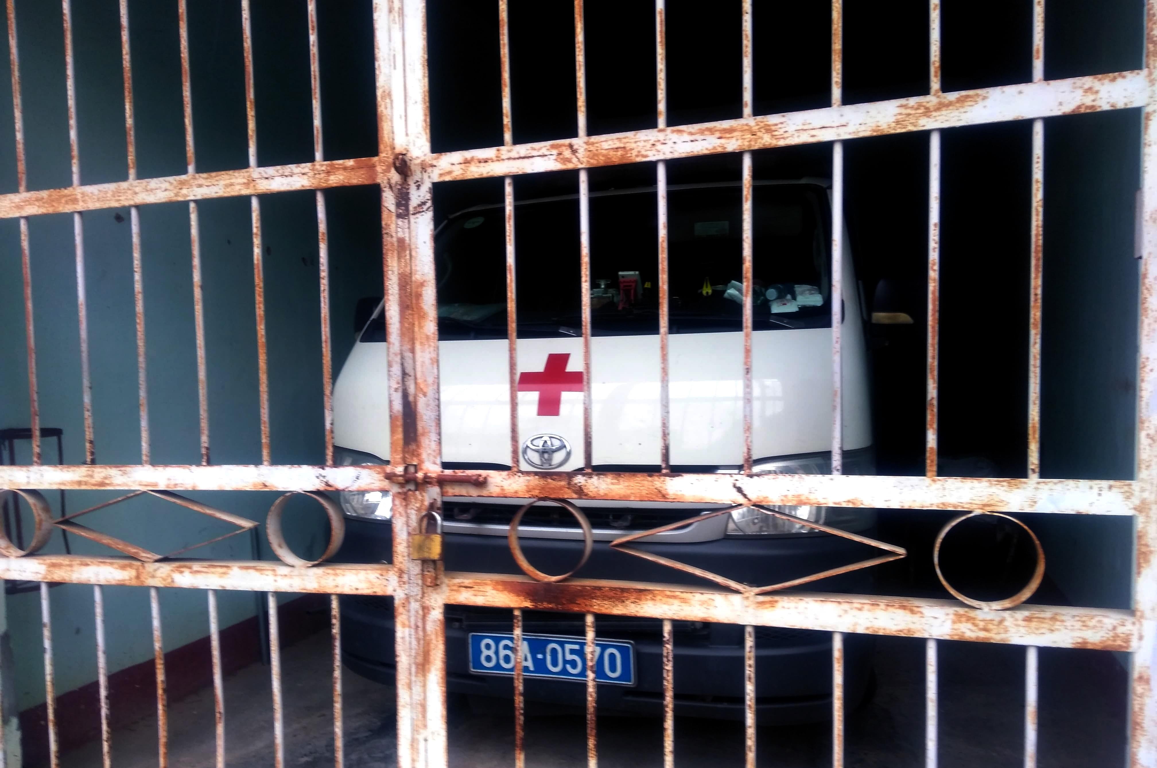 bỏ bệnh nhân xuống đường để đăng kiểm xe cứu thương ảnh 1 bo benh nhan xuong duong de dang kiem xe cuu thuong anh 1