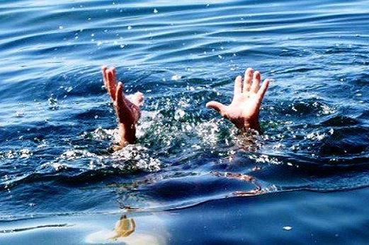 Song bien cuon 4 nguoi tu vong, 2 mat tich hinh anh