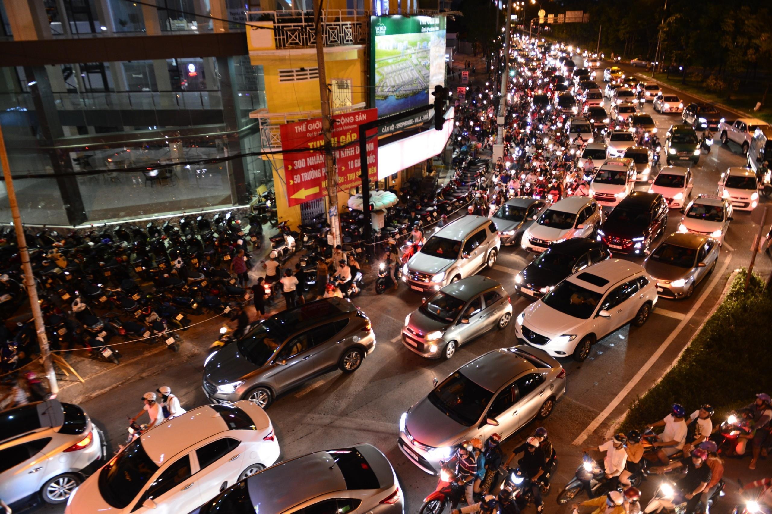 sai gon ket cung truoc gio ban phao hoa anh 5
