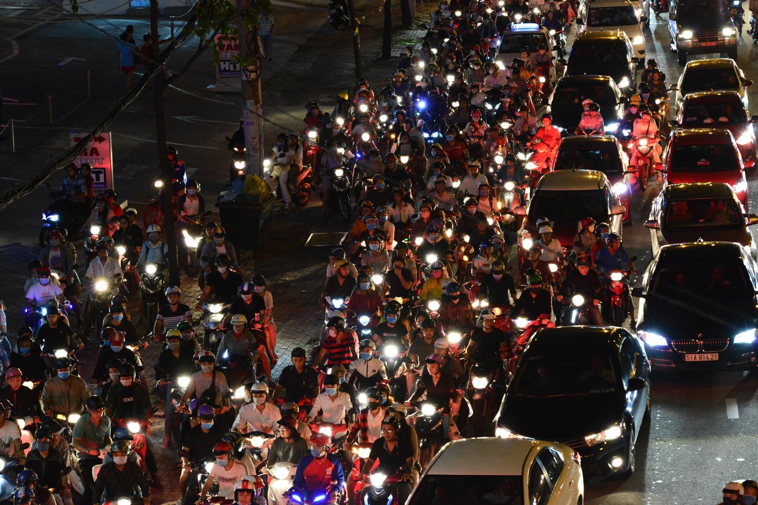 sai gon ket cung truoc gio ban phao hoa anh 4