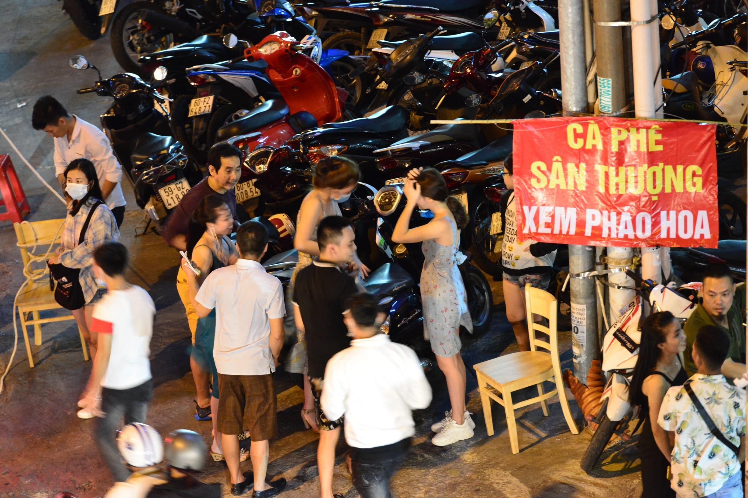 sai gon ket cung truoc gio ban phao hoa anh 8