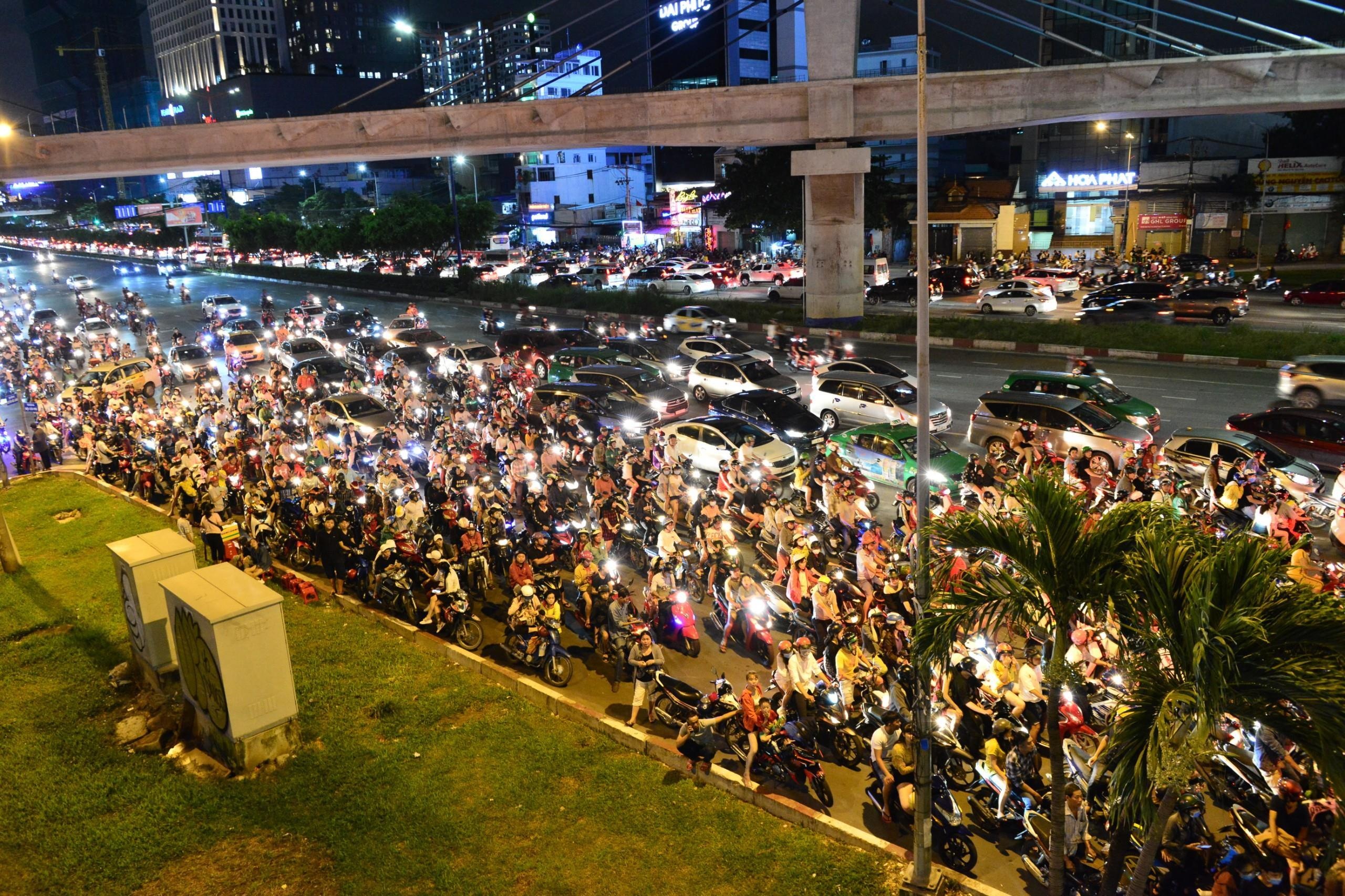 sai gon ket cung truoc gio ban phao hoa anh 6