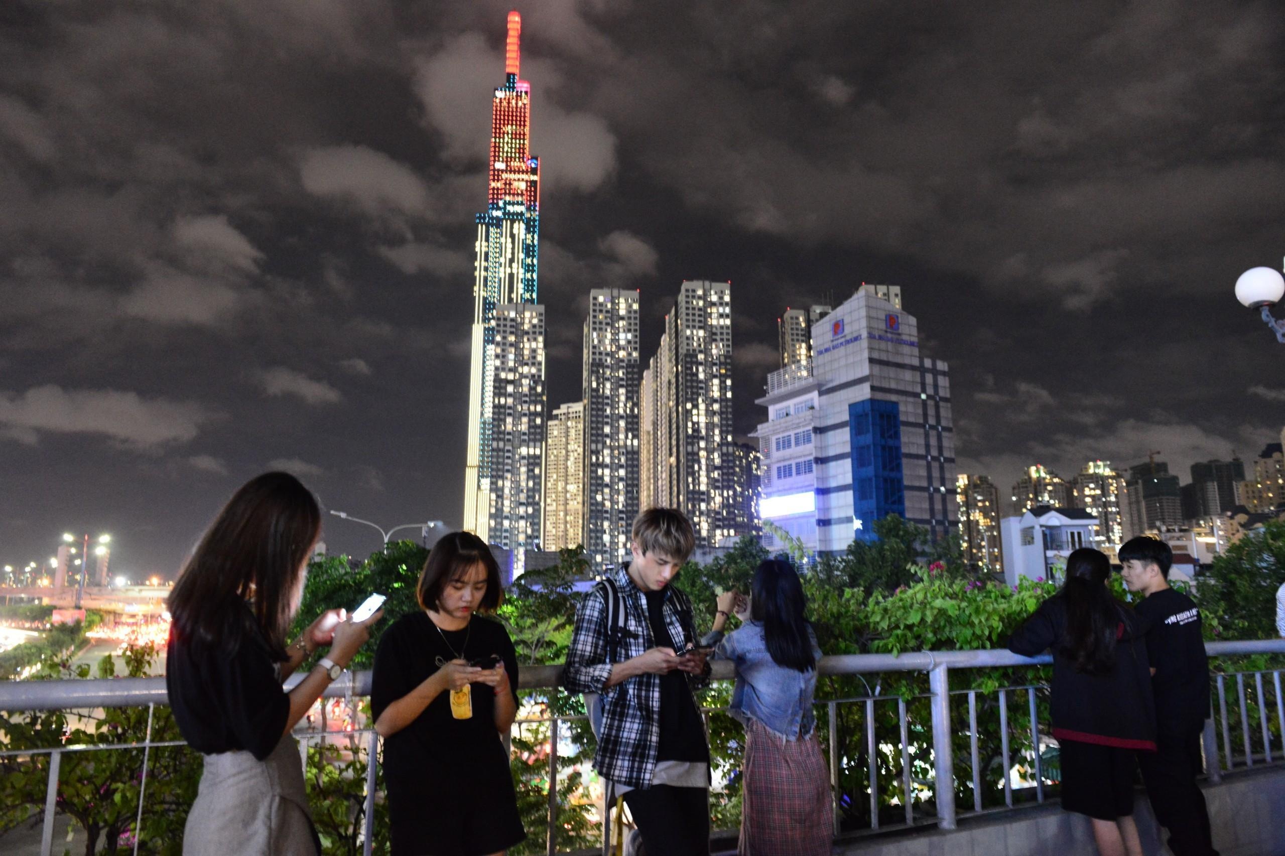 sai gon ket cung truoc gio ban phao hoa anh 10
