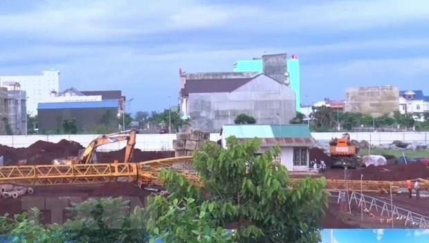 Hai cong nhan roi tu do cao 30 met hinh anh