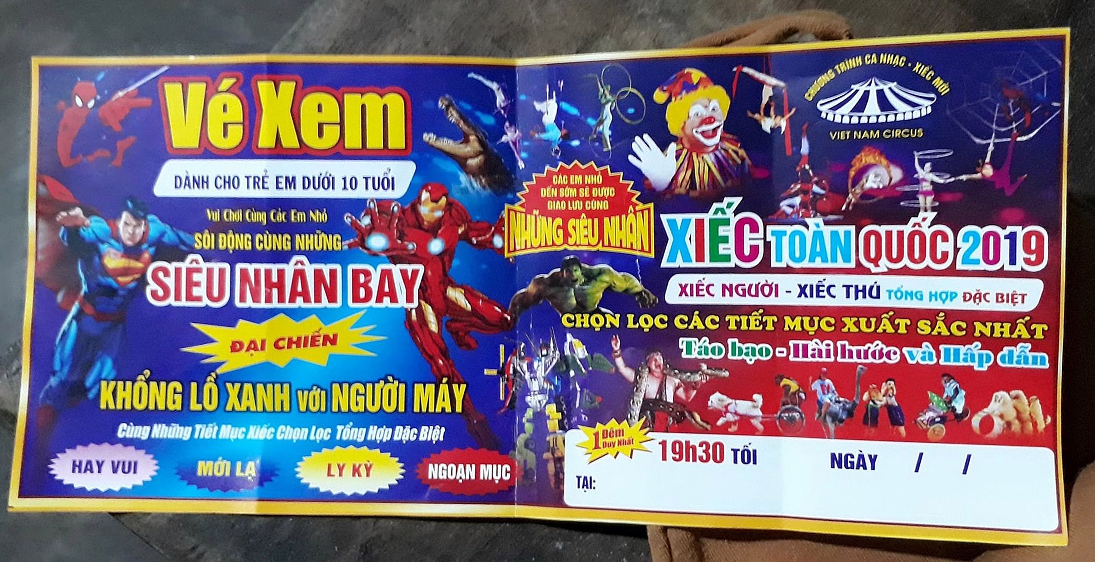 cá sấu rơi xuống sân khấu ảnh 1 ca sau roi xuong san khau anh 1