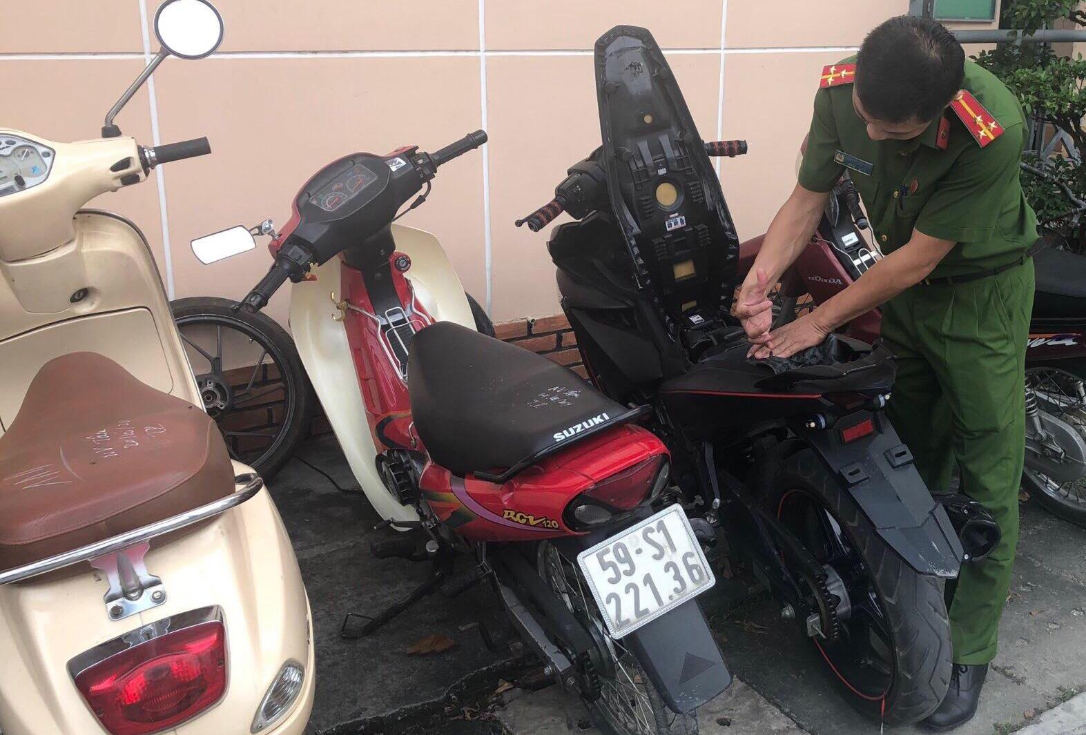 Bat bang nghien ma tuy phat hien duong day trom xe may hinh anh