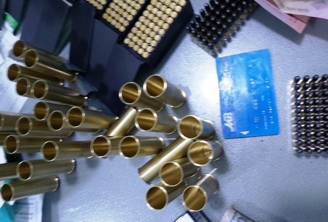 Giau gan 2.000 vien dan trong cop xe may o Sai Gon hinh anh