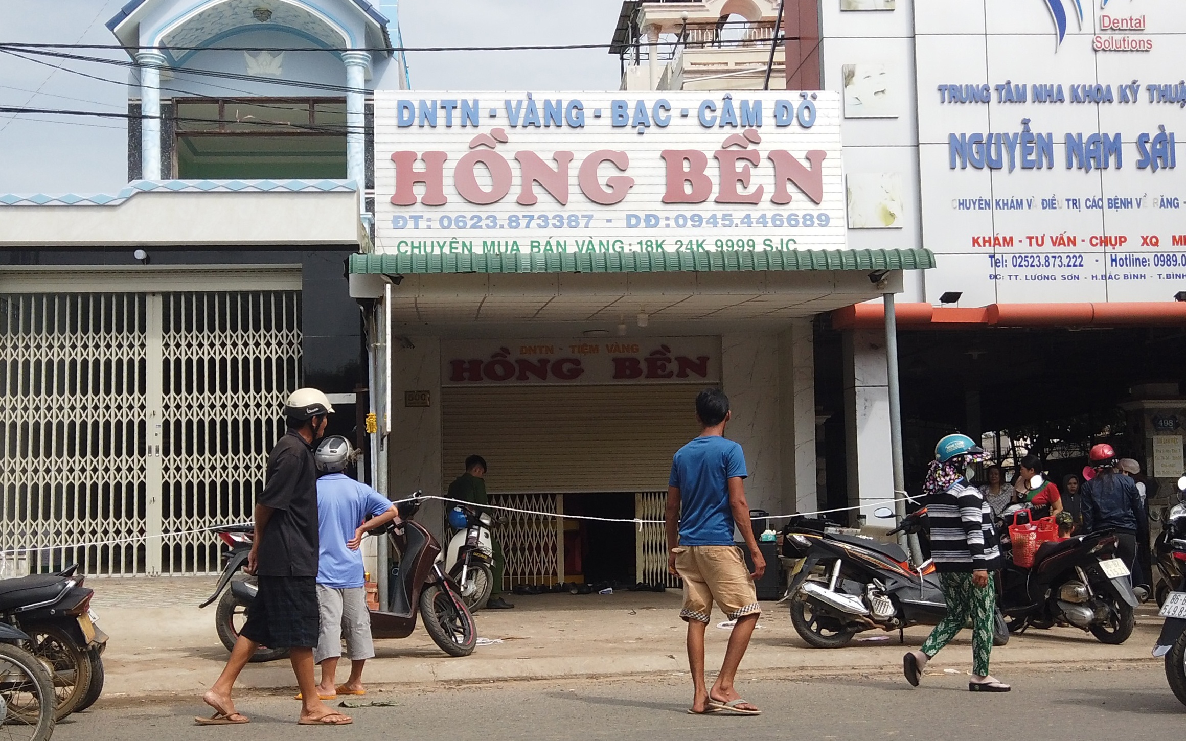 Tiệm vàng mất trộm ảnh 1 Tiem vang mat trom anh 1