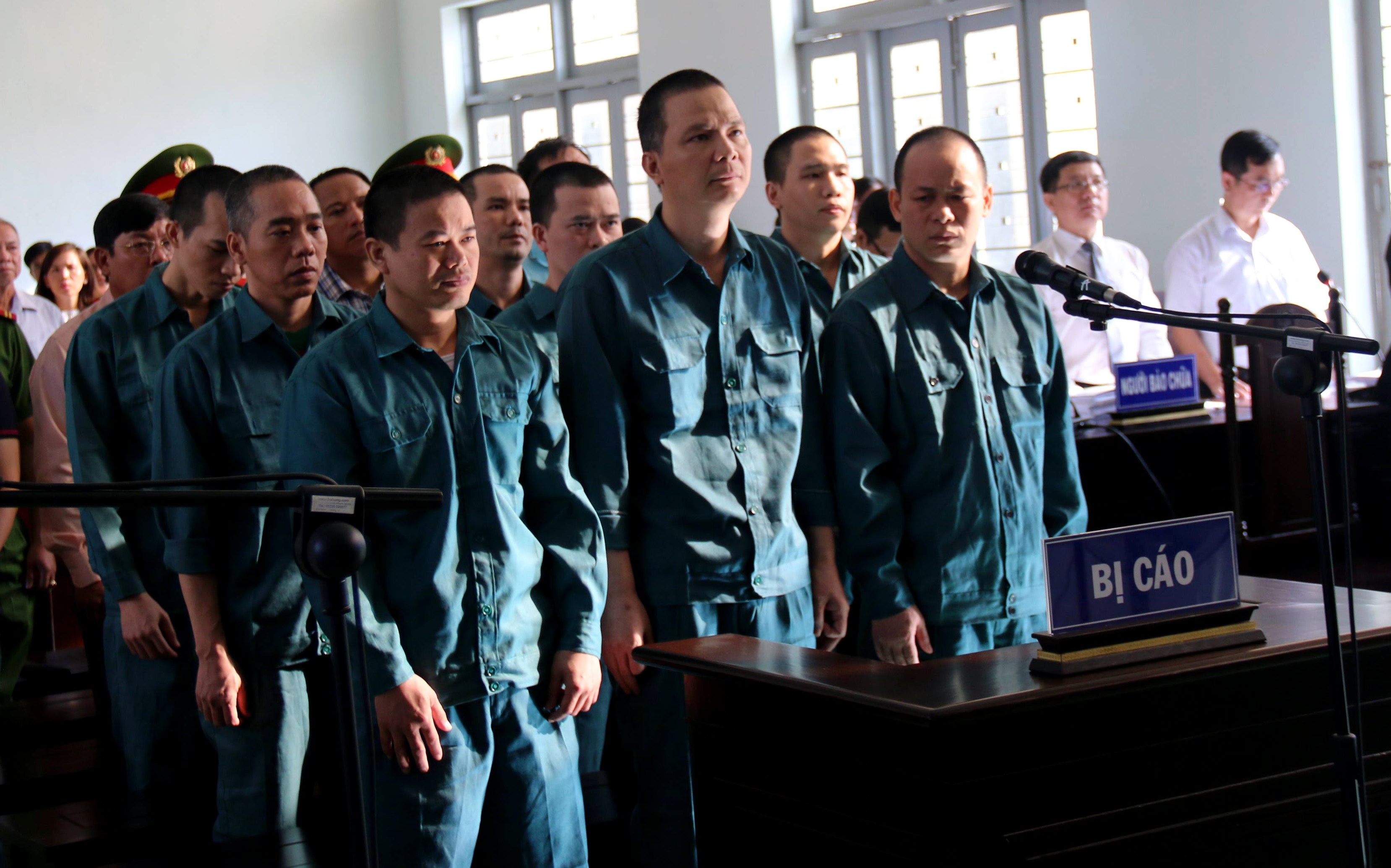 bắt giám đốc công ty nhập xăng dầu lậu ảnh 2 bat giam doc cong ty nhap xang dau lau anh 2