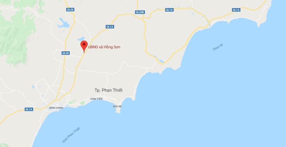 5 nguoi thoat chet trong oto lat ngua duoi ao sen anh 2