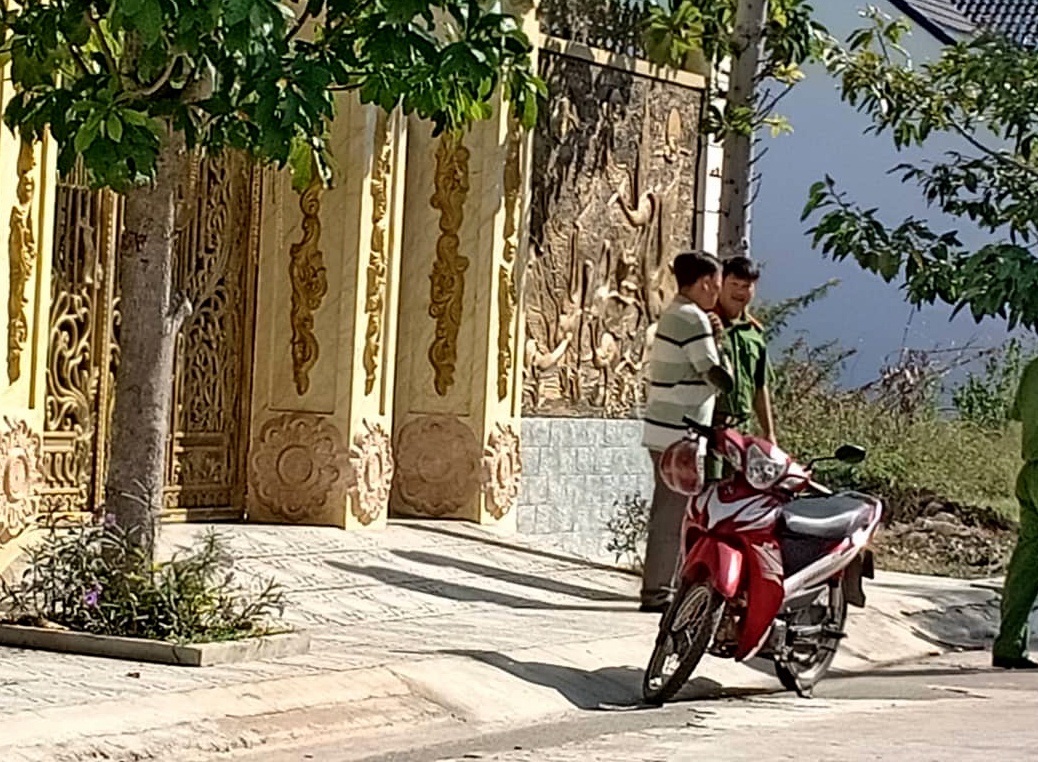 Dot nhap biet thu trom ket sat anh 1